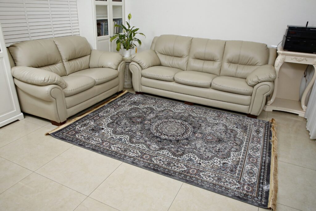 שטיח דמוי משי דגם מדליון אפור