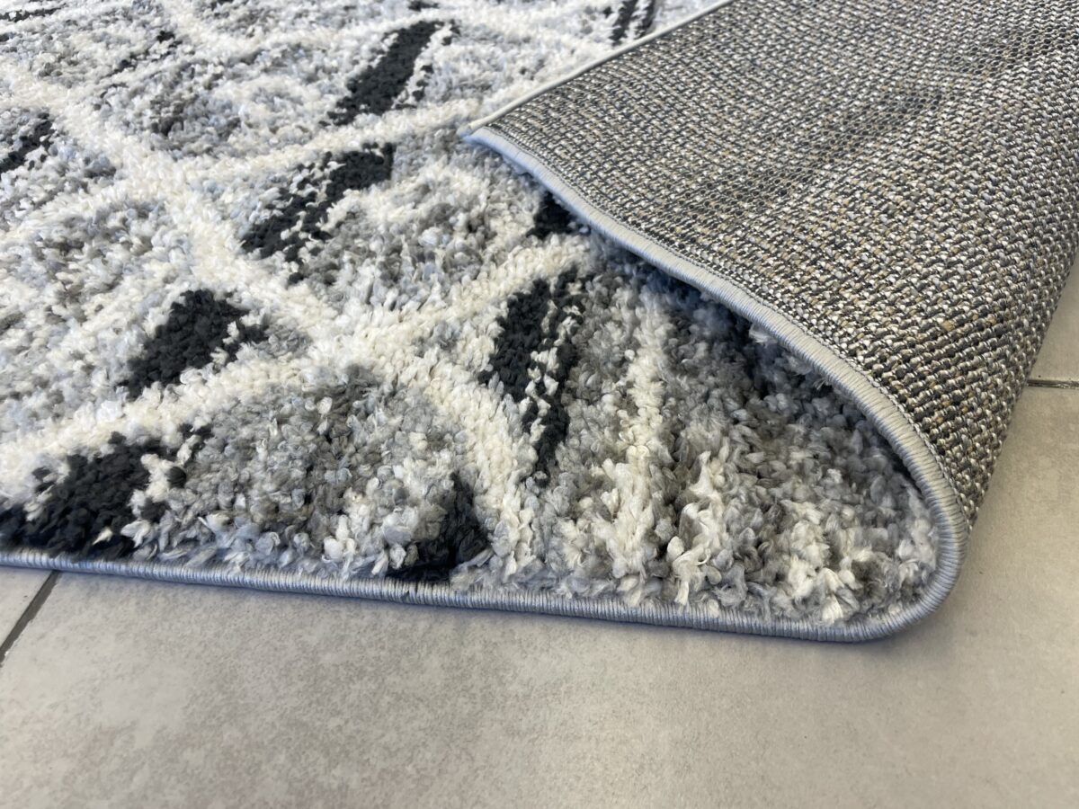 שטיח אפור לבן שחור ג