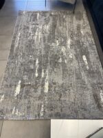 שטיחים אפור