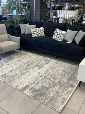 שטיחים אפורים